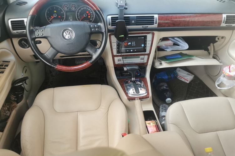 Used Volkswagen Passat 2011 1.8T Automatic Luxury Model Center Console