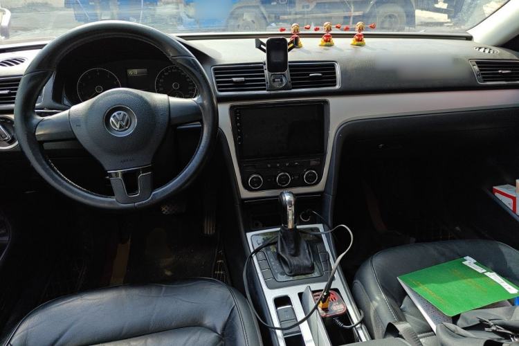 Used Volkswagen Passat 2011 1.8 TSI DSG Prestige Edition Center Console