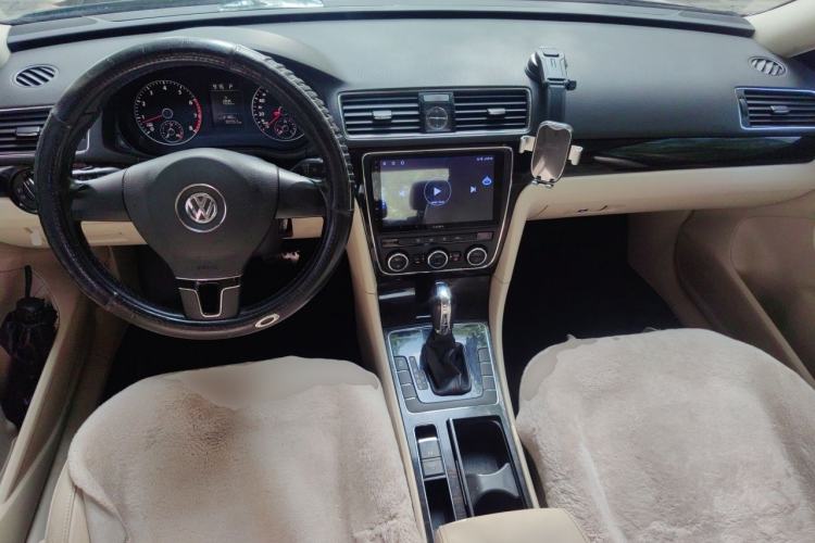 Used Volkswagen Passat 2011 1.8TSI Automatic Prestige Edition Center Console