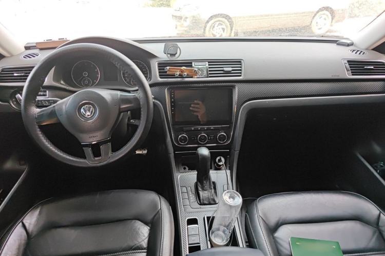 Used Volkswagen Passat 2011 1.8TSI Automatic Prestige Edition Center Console