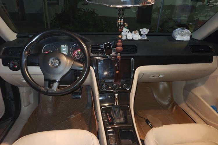 Used Volkswagen Passat 2011 1.8 TSI DSG Prestige Edition Center Console