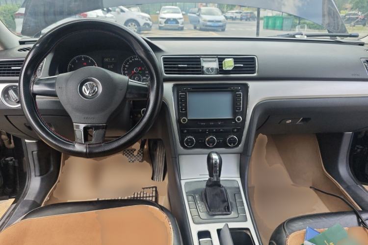 Used Volkswagen Passat 2011 1.8TSI Automatic Prestige Edition Center Console