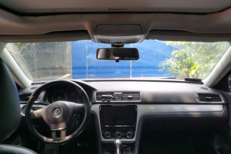 Used Volkswagen Passat 2011 1.8TSI Automatic Prestige Edition Center Console