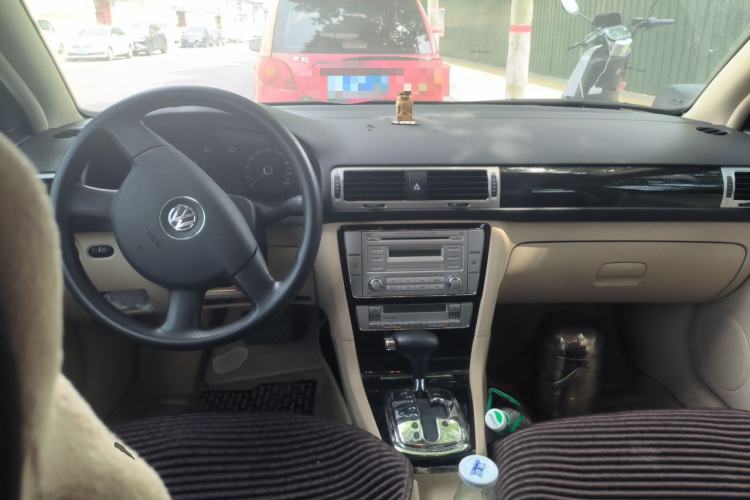 Used Volkswagen Passat 2011 1.8T Automatic Luxury Model Center Console