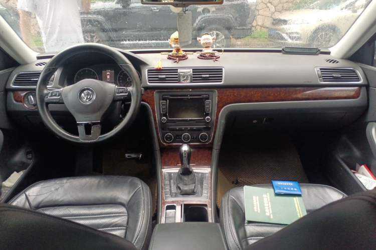 Used Volkswagen Passat 2011 1.8TSI DSG Prestige Edition Center Console
