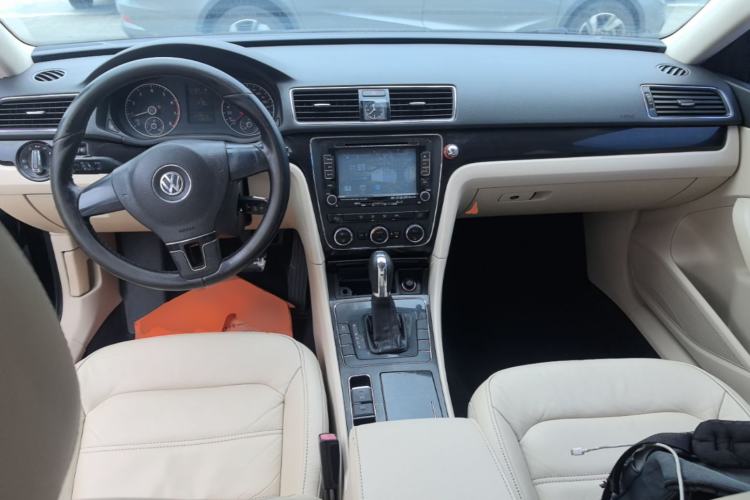 Used Volkswagen Passat 2011 1.8 TSI DSG Prestige Edition Center Console