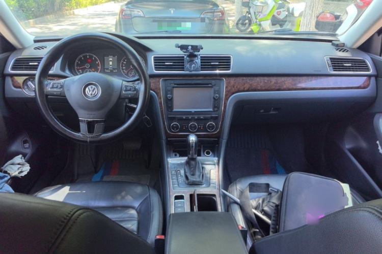 Used Volkswagen Passat 2011 1.8TSI DSG Prestige Edition Center Console