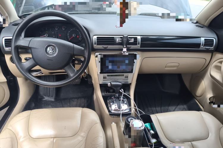 Used Volkswagen Passat 2011 1.8T Automatic Luxury Model Center Console