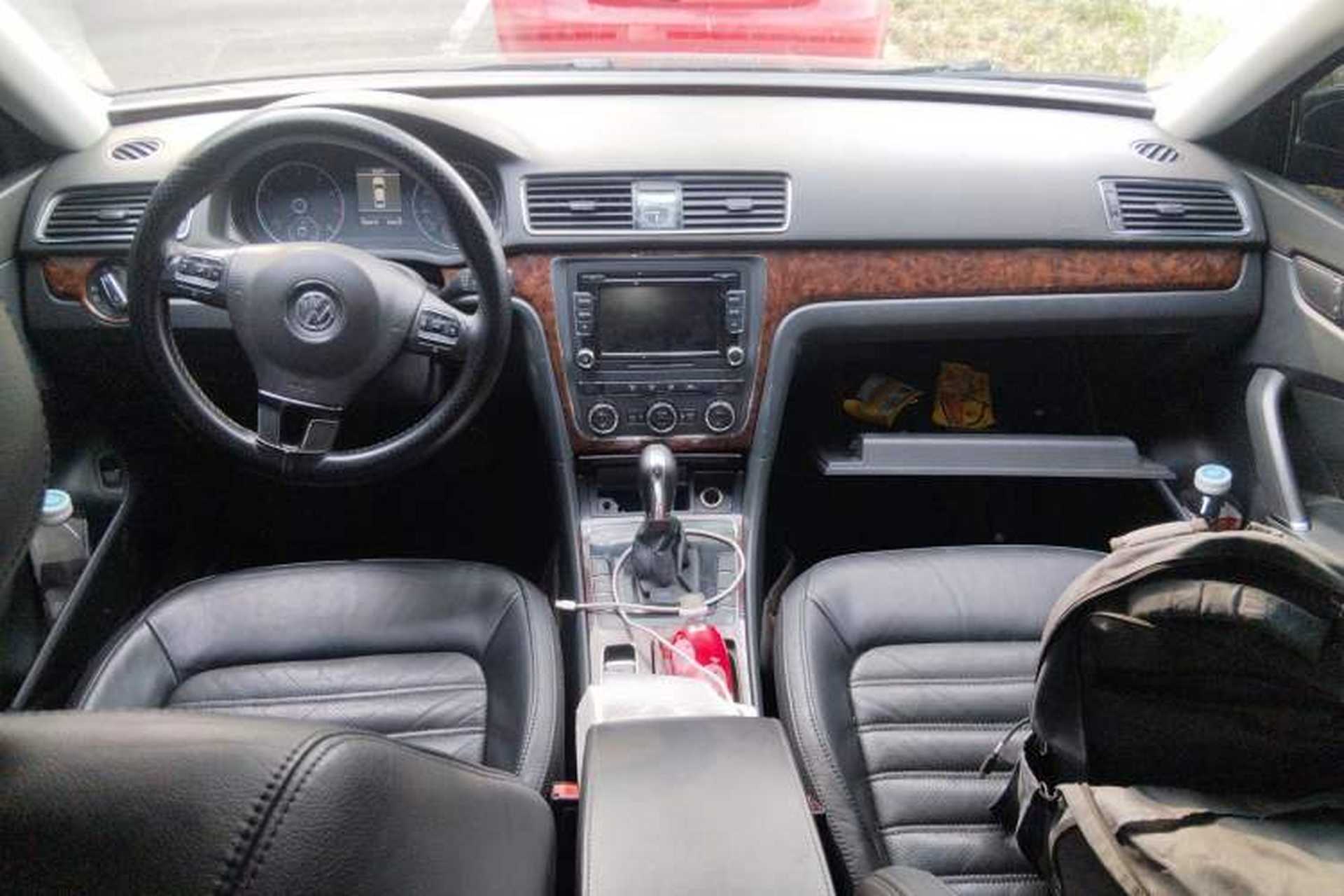 Used Volkswagen Passat 2011 2.0 TSI DSG Premium Edition Center Console