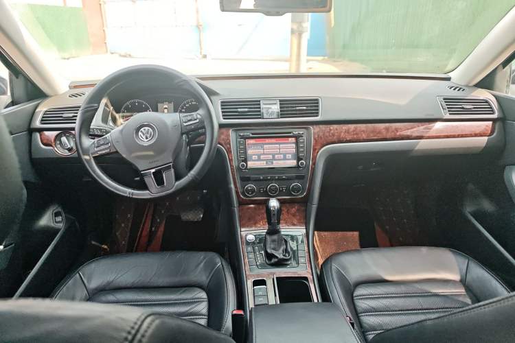 Used Volkswagen Passat 2011 1.8TSI DSG Prestige Edition Center Console
