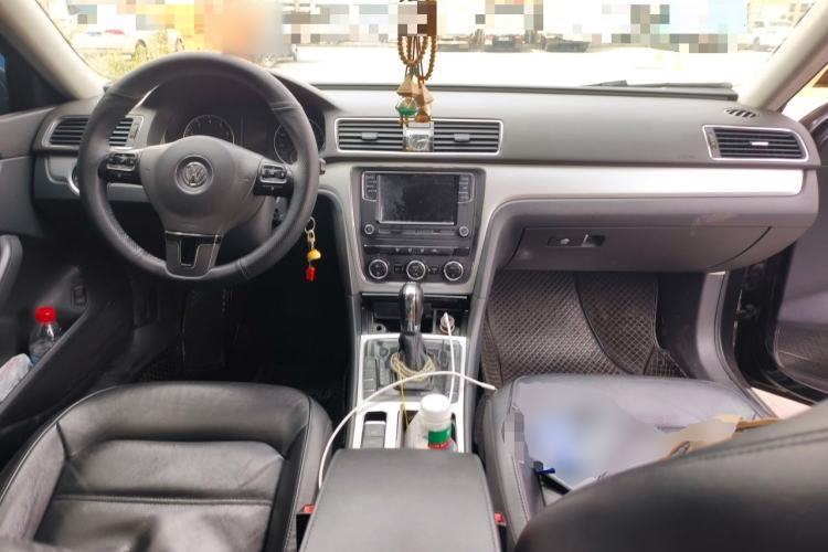 Used Volkswagen Passat 2011 1.8TSI Automatic Prestige Edition Center Console