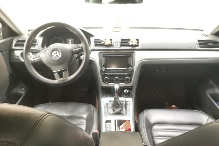 Used Volkswagen Passat 2011 2.0 TSI DSG Ultimate Edition Center Console