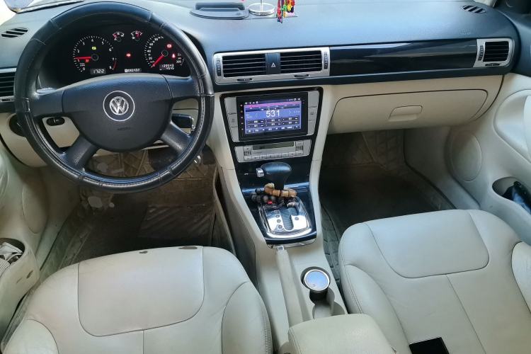 Used Volkswagen Passat 2011 1.8 TSI DSG Prestige Edition Center Console