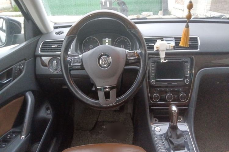 Used Volkswagen Passat 2011 3.0L V6 DSG Flagship Deluxe Edition Center Console