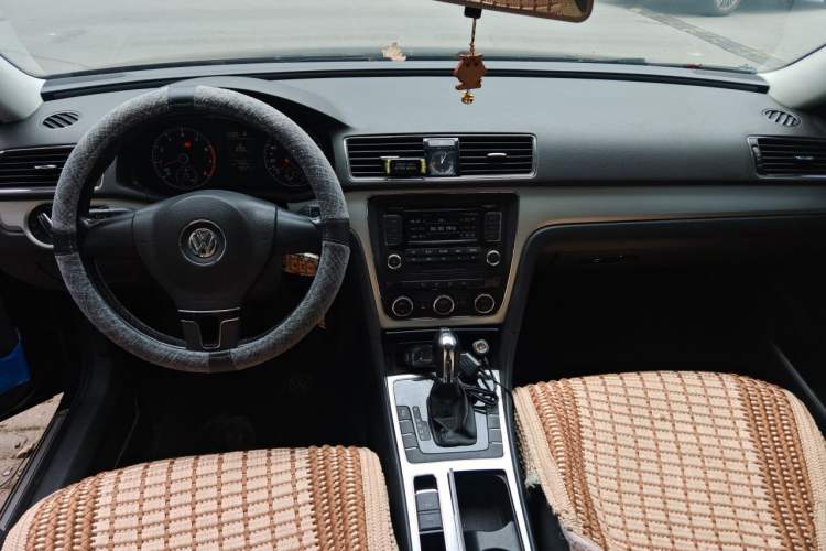 Used Volkswagen Passat 2011 1.8TSI Automatic Prestige Edition Center Console