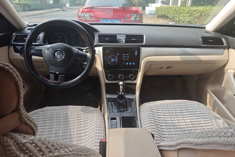Used Volkswagen Passat 2011 1.8TSI Automatic Prestige Edition Center Console