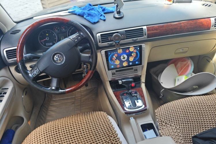 Used Volkswagen Passat 2011 1.8T Automatic Luxury Model Center Console