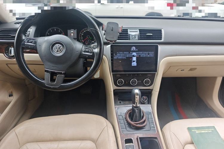 Used Volkswagen Passat 2011 1.8TSI DSG Prestige Edition Center Console