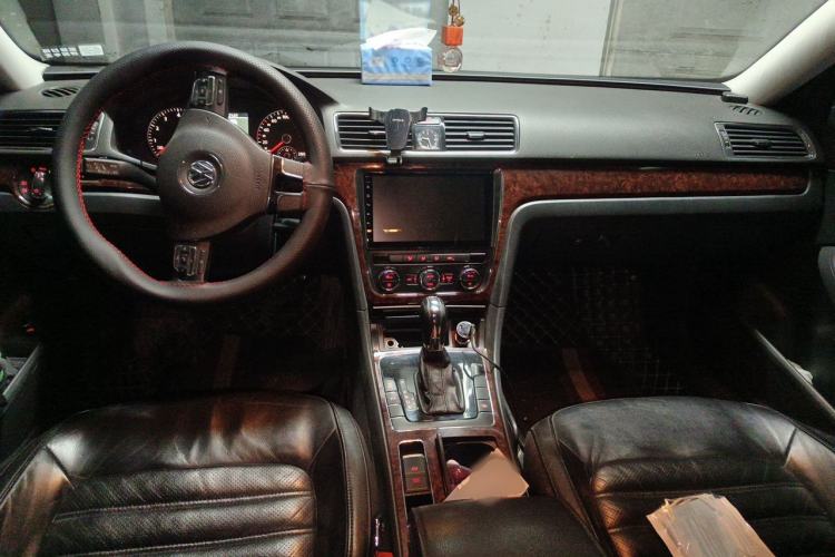 Used Volkswagen Passat 2011 1.8TSI DSG Prestige Edition Center Console