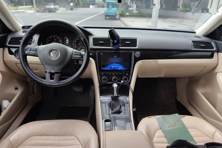Used Volkswagen Passat 2011 1.4 TSI DSG Prestige Edition Center Console