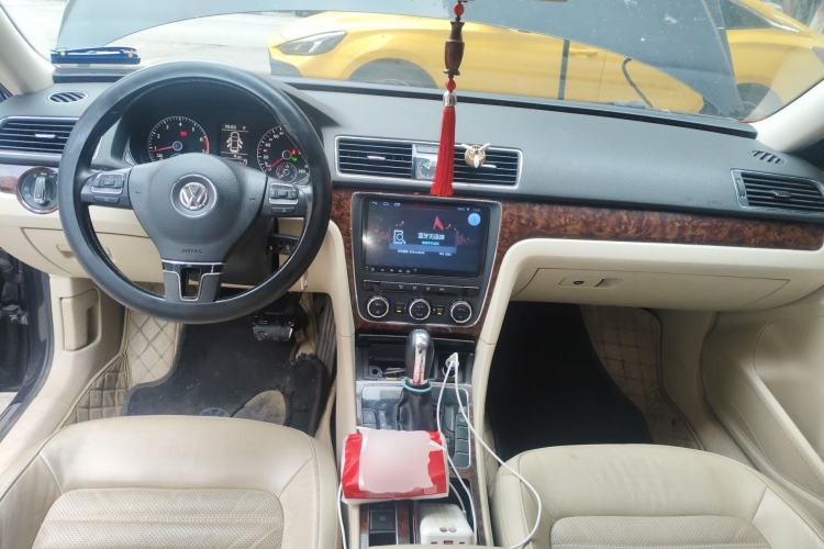 Used Volkswagen Passat 2011 1.8TSI DSG Prestige Edition Center Console