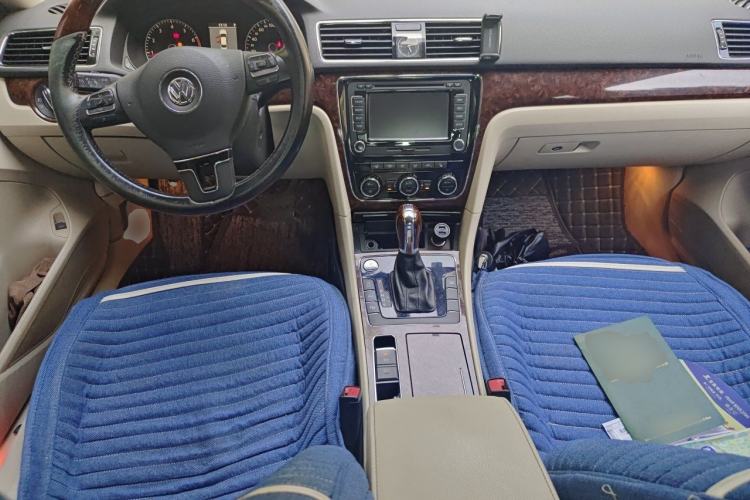 Used Volkswagen Passat 2011 1.8 TSI DSG Ultimate Edition Center Console