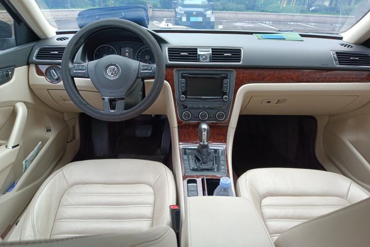 Used Volkswagen Passat 2011 1.8TSI DSG Prestige Edition Center Console