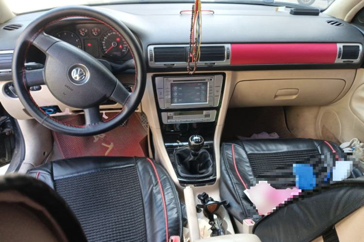 Used Volkswagen Passat 2011 1.8T Manual Luxury Model Center Console