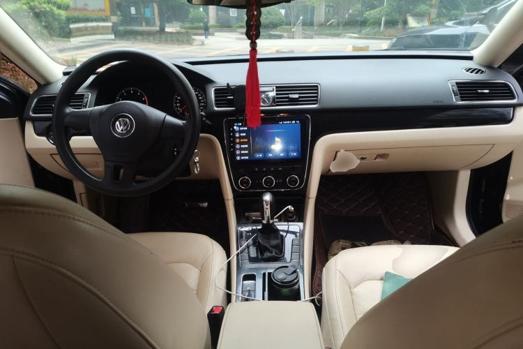 Used Volkswagen Passat 2011 1.8TSI Automatic Prestige Edition Center Console