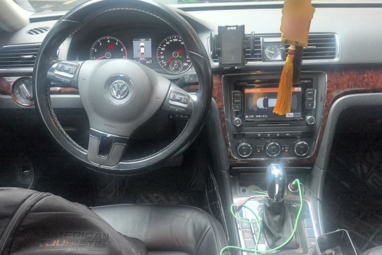 Used Volkswagen Passat 2011 1.8TSI DSG Prestige Edition Center Console