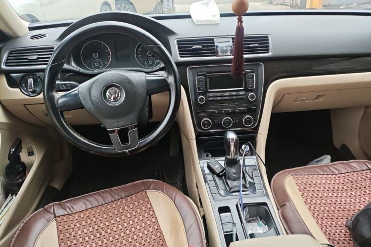 Used Volkswagen Passat 2011 1.4 TSI DSG Prestige Edition Center Console