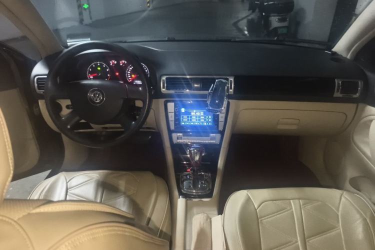 Used Volkswagen Passat 2011 1.8T Automatic Luxury Model Center Console