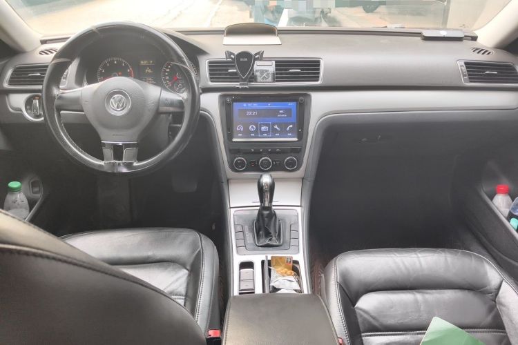 Used Volkswagen Passat 2011 1.8TSI Automatic Prestige Edition Center Console