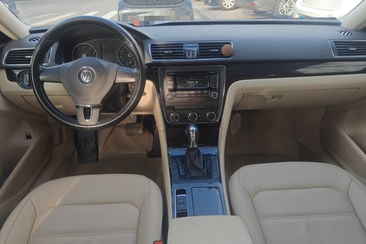 Used Volkswagen Passat 2011 1.8 TSI DSG Prestige Edition Center Console