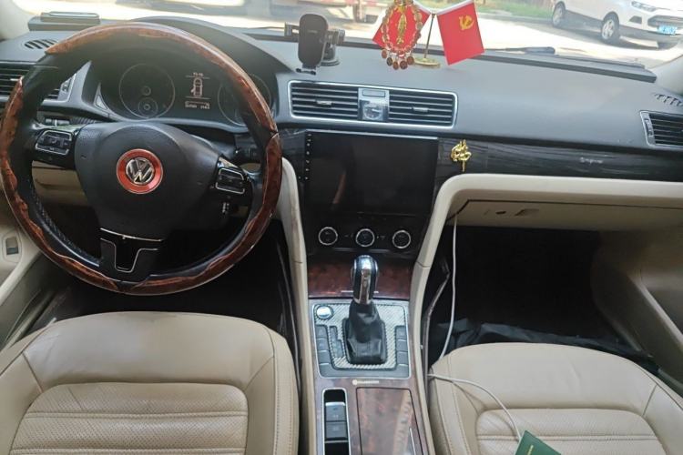 Used Volkswagen Passat 2011 1.8TSI DSG Prestige Edition Center Console