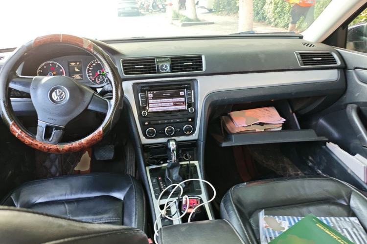 Used Volkswagen Passat 2011 1.8TSI Automatic Prestige Edition Center Console