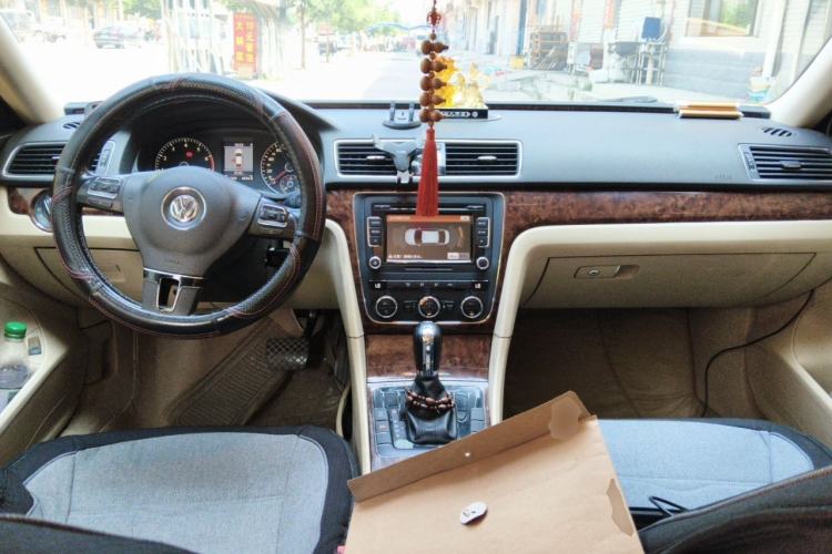 Used Volkswagen Passat 2011 1.8TSI DSG Prestige Edition Center Console