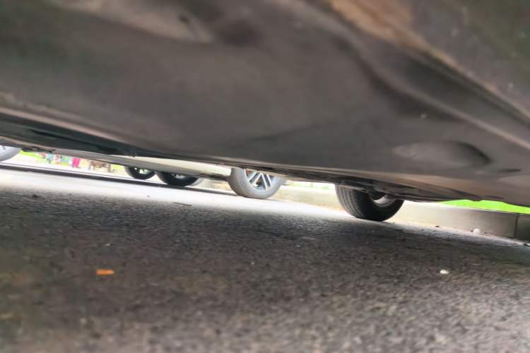 Used Volkswagen Passat  Chassis Front Left