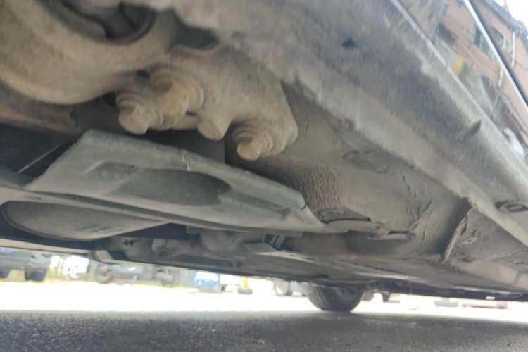 Used Volkswagen Passat 2011 2.0L Manual Luxury Version Chassis Rear Right