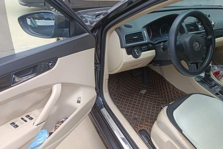 Used Volkswagen Passat 2011 1.8TSI Automatic Prestige Edition Driver Seat