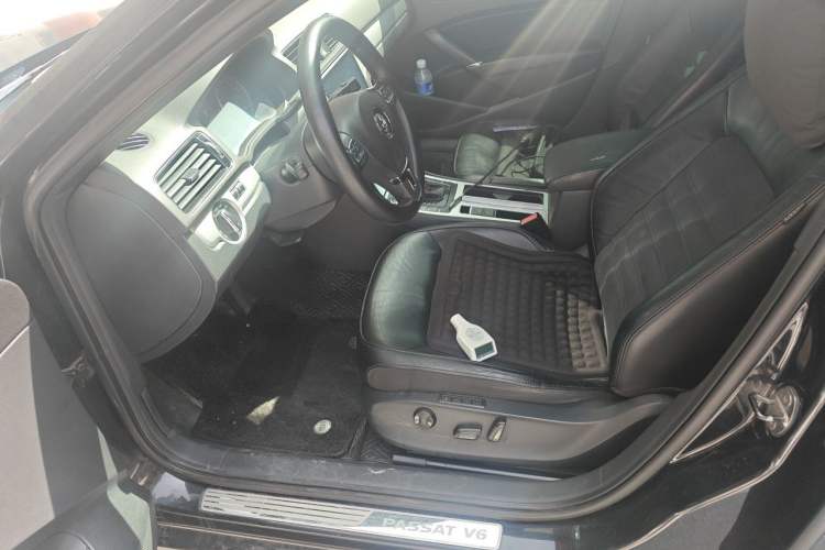 Used Volkswagen Passat 2011 3.0L V6 DSG Flagship Edition Driver Seat