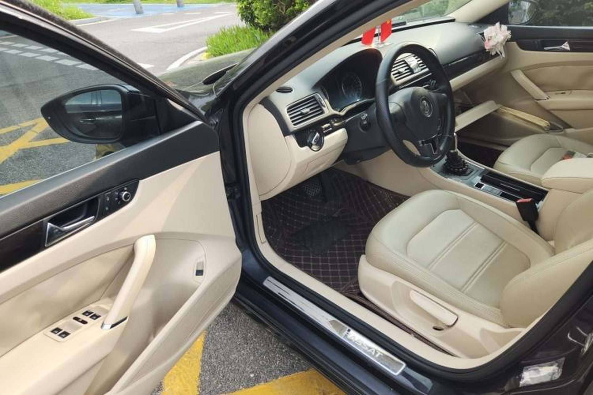 Used Volkswagen Passat 2011 1.4 TSI DSG Prestige Edition Driver Seat