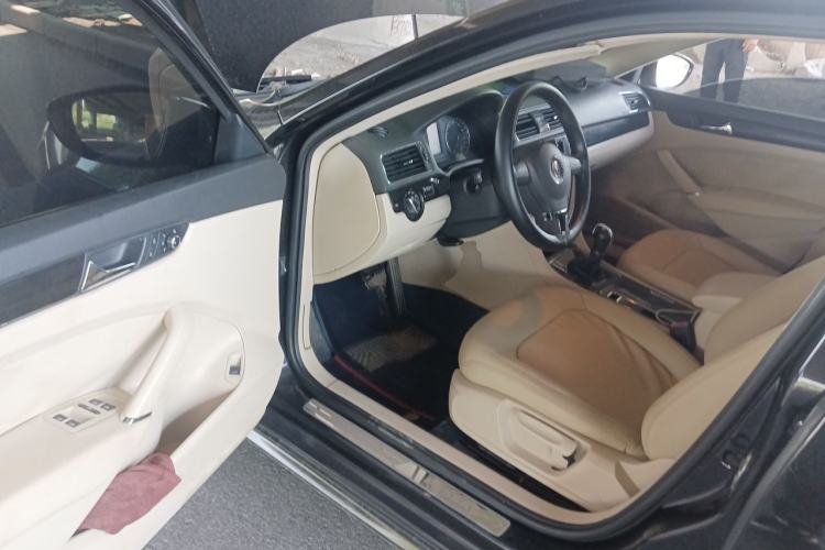 Used Volkswagen Passat 2011 1.8 TSI DSG Prestige Edition Driver Seat