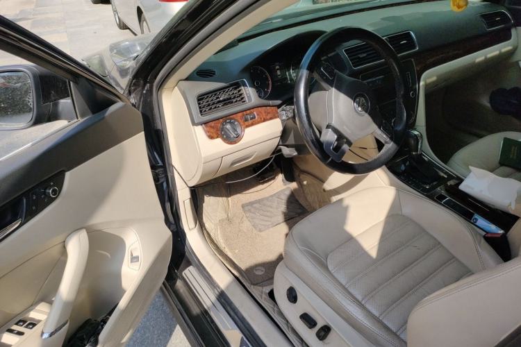 Used Volkswagen Passat 2011 1.8TSI DSG Prestige Edition Driver Seat