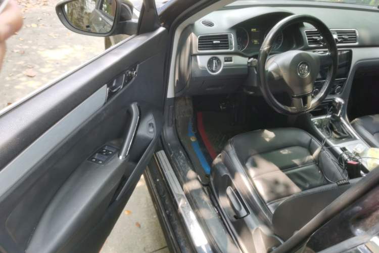 Used Volkswagen Passat 2011 1.8TSI Automatic Prestige Edition Driver Seat