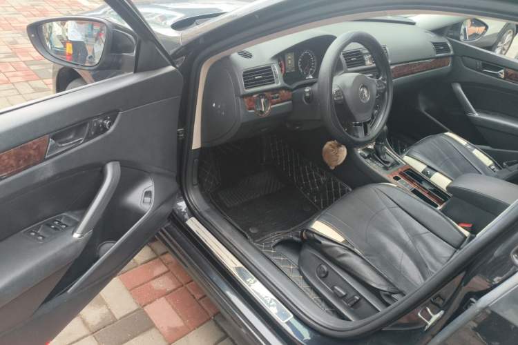 Used Volkswagen Passat 2011 1.8TSI DSG Prestige Edition Driver Seat