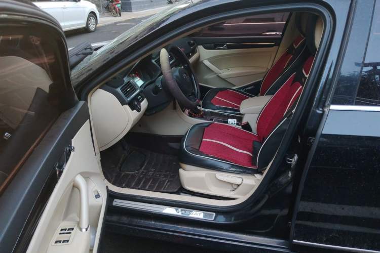 Used Volkswagen Passat 2011 1.8TSI Automatic Prestige Edition Driver Seat