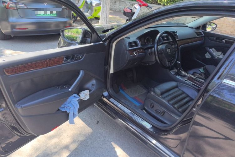 Used Volkswagen Passat 2011 1.8TSI DSG Prestige Edition Driver Seat