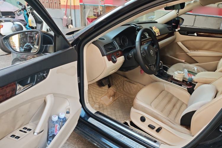 Used Volkswagen Passat 2011 1.8TSI DSG Prestige Edition Driver Seat