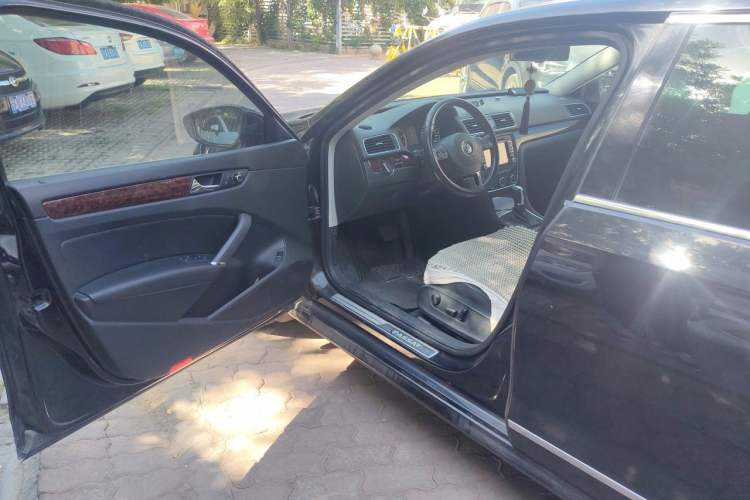 Used Volkswagen Passat 2011 1.8TSI DSG Prestige Edition Driver Seat